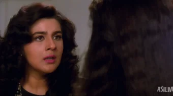 Sevgi uchburchagi / Kundosh Opa-Singillar / Aaina Hind kino 1993 Uzbek tilida O'zbekcha tarjima kino Full HD tas-ix skachat skrinshot 3