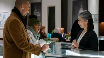 Tiffaniydan sovg'a Uzbek tilida 2022 O'zbekcha tarjima kino HD skrinshot 1