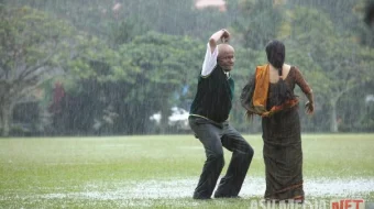 Bu mening otam / Dada / Otam / Ada / Paa Hind kino 2009 Uzbek tilida O'zbekcha tarjima kino Full HD tas-ix skachat skrinshot 2