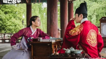 Qirolicha Chorin / Janob Qirolicha 2020 Uzbek tilida O'zbekcha tarjima kino Full HD tas-ix skachat skrinshot 2