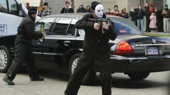 Adolat himoyasi / Xiyonat uchun Uzbek tilida 2011 kino HD skrinshot 3