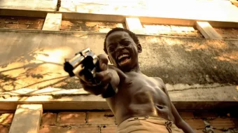 Illat shahri Uzbek tilida 2002 O'zbekcha tarjima kino HD skrinshot 2