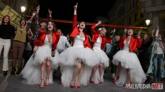 Qizlar Bazmi / Aqlsiz Qizlar 2021 HD Uzbek tilida Tarjima kino Skachat skrinshot 3