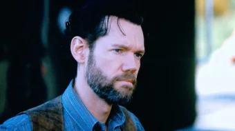 Qora ko'ppak Uzbek tilida 1998 O'zbekcha tarjima film Full HD skachat skrinshot 2