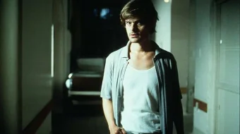 Malika va jangchi / Qirolicha va Ritsar Uzbek tilida 2000 O'zbekcha tarjima film Full HD skachat skrinshot 3