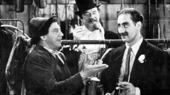 Opera oqshomi Uzbek tilida 1935 O'zbekcha tarjima kino HD skrinshot 2