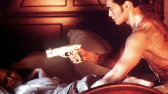 Yig'layotgan qotil Uzbek tilida 1995 O'zbekcha tarjima film Full HD skachat skrinshot 3