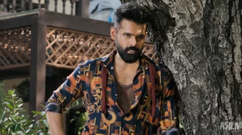 Onamning qasosi / Ikki barobar aqlli / 2 tomonlama aql Hind kino 2024 Uzbek tilida O'zbekcha tarjima kino Full HD tas-ix skachat skrinshot 1