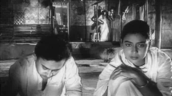 Bulut ortidagi yulduz Hind kinosi Uzbek tilida 1960 O'zbekcha tarjima kino HD skrinshot 1