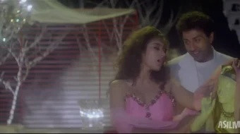 Dushman: Shafqatsiz sevgi hikoyasi / Hech narsa sevgini to‘xtata olmaydi Hind kino 1995 Uzbek tilida O'zbekcha tarjima kino Full HD tas-ix skachat skrinshot 3