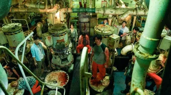 Pusanga ketayotgan kema / Bo'ri ovi loyihasi Janubiy Koreya filmi Uzbek tilida 2023 O'zbekcha tarjima kino HD skrinshot 1