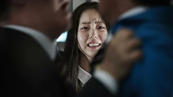 Pusanga Ketayotgan Poyezd 1 Ujas kino Uzbek tilida 2016 O'zbekcha tarjima kino HD skrinshot 2