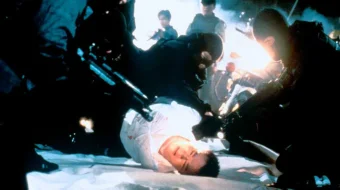 Yuqori Tavakkal / Xatar Uzbek tilida 1995 O'zbekcha tarjima film Full HD skachat skrinshot 1