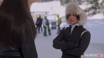 Sirli qorbobo / Mening sirli qorboboyim / Maxfiy santa 2025 Uzbek tilida O'zbekcha tarjima kino Full HD tas-ix skachat skrinshot 2