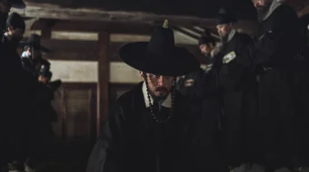 Isyon / Qo'zg'alon / Urush va notinchlik Janubiy Koreya filmi Uzbek tilida 2024 O'zbekcha tarjima kino HD skrinshot 1