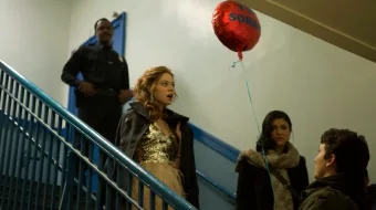 Bir ko'rishdagi sevgi / Ikki tungi stend Uzbek tilida O'zbekcha 2014 tarjima kino Full HD tas-ix skachat skrinshot 4