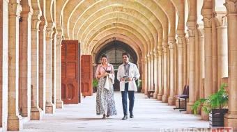 Ayollar shifokori / Doktor G Hind kino 2022 Uzbek tilida O'zbekcha tarjima kino Full HD tas-ix skachat skrinshot 1