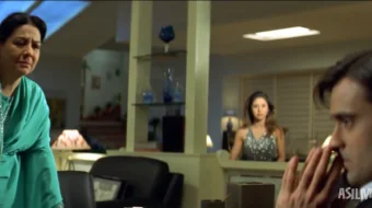 Insoniy razillik / Bechora niqobidagi vahshiy Hind kino 2002 Uzbek tilida O'zbekcha tarjima kino Insoniy tubanlik / Sevgi telbaligi razolat Full HD tas-ix skachat skrinshot 4