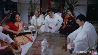 Sadoqat / Uydan haydalgan xotin / Amar Prem Hind kino 1972 Uzbek tilida O'zbekcha tarjima kino Full HD tas-ix skachat skrinshot 2