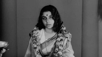 Ma'buda Hind kinosi Uzbek tilida 1960 O'zbekcha tarjima kino HD skrinshot 3