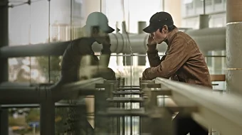 Yig'layotgan qotil Janubiy Koreya filmi Uzbek tilida 2014 O'zbekcha tarjima kino HD skrinshot 3