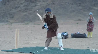 Qochqinlar lageri / Terrorchi bo'lma bolam / Qochoqlar lageri / Torbaaz HInd kino 2020 Uzbek tilida O'zbekcha tarjima kino Full HD tas-ix skachat skrinshot 4