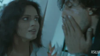 Telekanallar jangi / Rann: Jang maydoni Hind kino 2010 Uzbek tilida O'zbekcha tarjima kino Full HD tas-ix skachat skrinshot 4