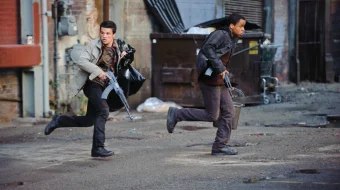 Qonli Tong / Qizil shafaq / Tutqich bermaslar Uzbek tilida 2012 O'zbekcha tarjima kino HD skrinshot 3