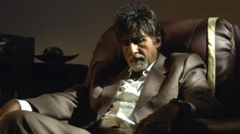 Qo'riqchi / Ajnabiy / Ek Ajnabee Hind kino Uzbek tilida 2005 HD O'zbek tarjima skrinshot 2