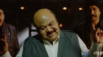 Onamga jonim fido / Afishadagi qahramon / Plakat qahramoni Nikhla Hind kino 2013 Uzbek tilida O'zbekcha tarjima kino Full HD tas-ix skachat skrinshot 2