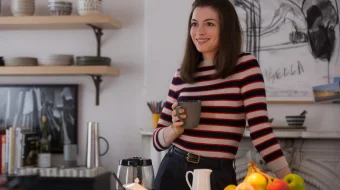 Ish o'rganuvchi Stajyor Uzbek tilida 2015 O'zbekcha tarjima kino HD skrinshot 4