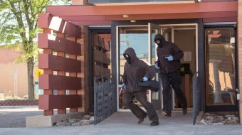 Orqaga / Ortga Yo'l Yo'q / Har qanday narxda / Jahannam yoki cheksiz suv 2016 Premyera kino Uzbek tilida O'zbekcha tarjima kino HD skrinshot 1