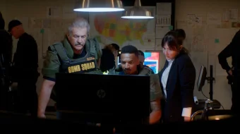 Olovli o'yin / Portlovchi qaynoq tarmoq Uzbek tilida 2022 O'zbekcha tarjima film Full HD skachat skrinshot 4