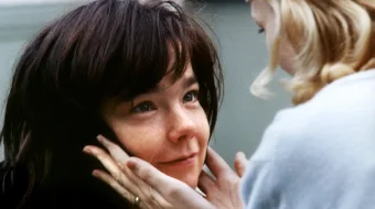 Zulmatdagi raqqosa Uzbek tilida 2000 O'zbekcha tarjima kino HD skrinshot 3