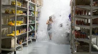 Akula hamlasi / Sunami Uzbek tilida HD 2012 O'zbekcha tarjima kino HD skrinshot 1