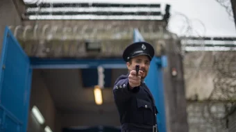 Meyz qamoqxonasidan qochish Uzbek tilida 2016 O'zbekcha tarjima film Full HD skachat skrinshot 1