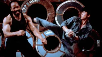 Qafasdagi Yo'lbars Hamlasi 2 Uzbek tilida 1990 O'zbekcha tarjima film Full HD skachat skrinshot 2