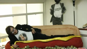 Ajoyib xayolparast / Charli-Swanning 3-xayollari Uzbek tilida O'zbekcha 2012 tarjima kino Full HD tas-ix skachat skrinshot 3