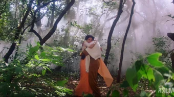 Sevgi uchburchagi / Kundosh Opa-Singillar / Aaina Hind kino 1993 Uzbek tilida O'zbekcha tarjima kino Full HD tas-ix skachat skrinshot 1