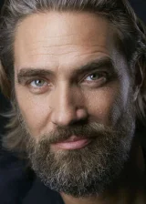 Лукас Хэссел