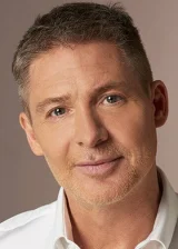 Адриан Суар