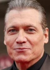 Холт Маккэллани