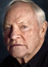 Джулиан Гловер