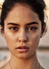 Кортни Итон