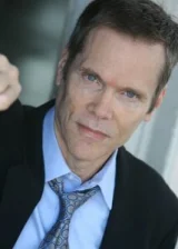 Стивен Квадрос