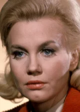 Элизабет Макрэй