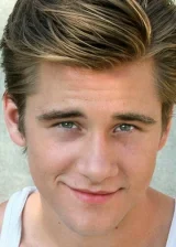 Люк Бенвард