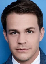 Джонни Симмонс