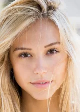 Алексис Рен