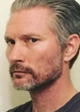 Трэвис Стивенс